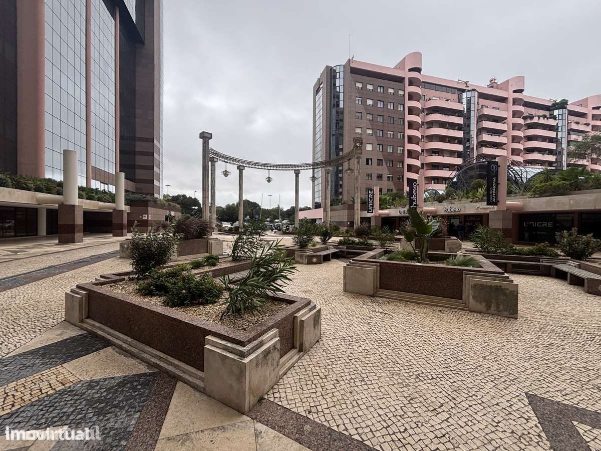 Loja / Escritorio, 3 gabinetes e copa. 1 Garagem privativa - Grande imagem: 3/19