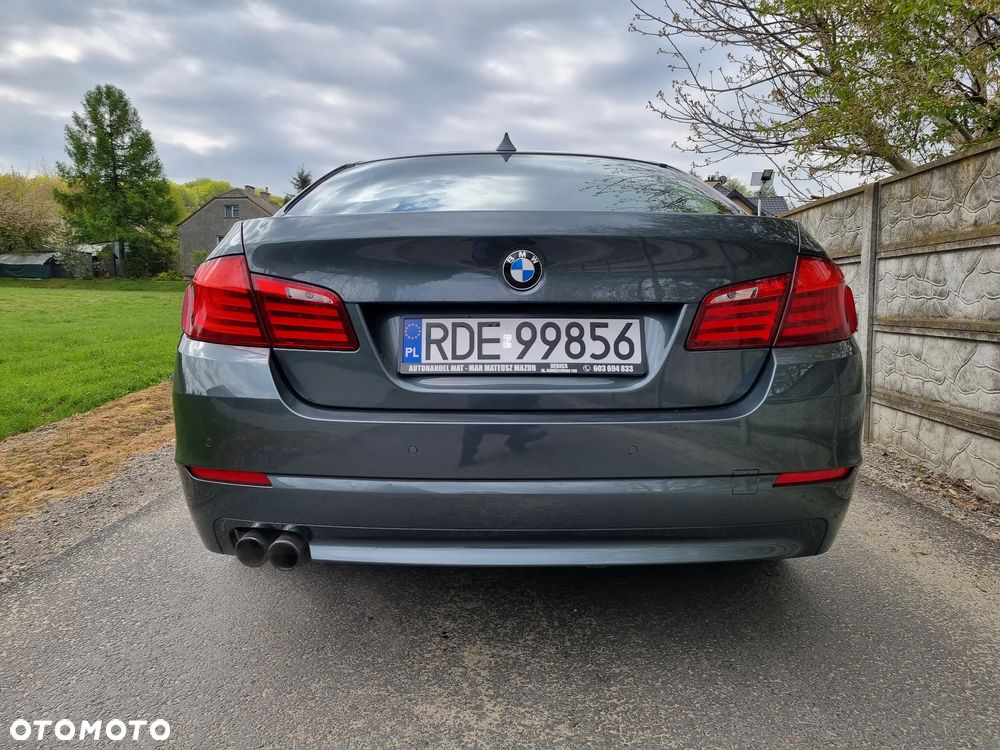 BMW Seria 5 528i Sport-Aut Luxury Line - 8