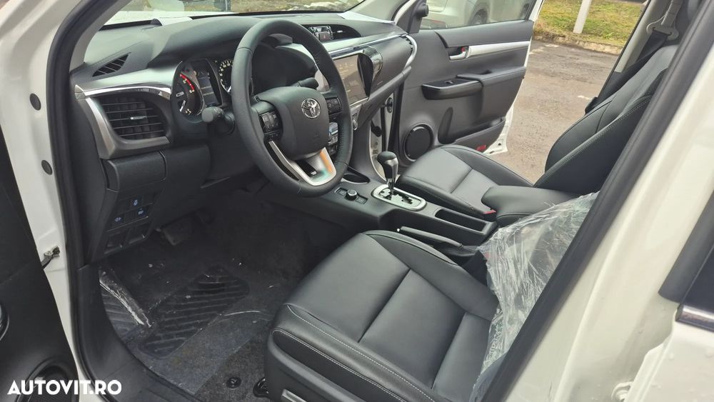 Toyota Hilux 2.8D 204CP 4x4 Double Cab AT Executive - 24