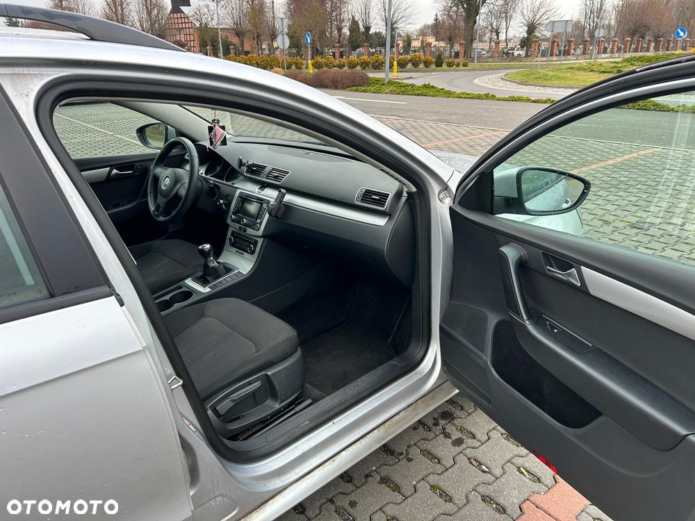 Volkswagen Passat 1.6 TDI BlueMotion - 12