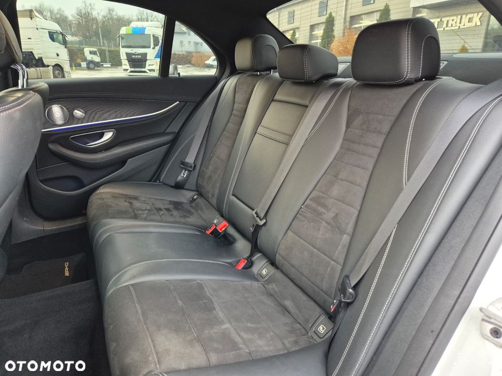Mercedes-Benz Klasa E 220 d 4-Matic Avantgarde - 23