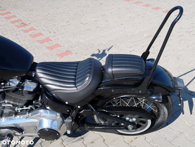 Harley-Davidson Softail Street Bob - 13