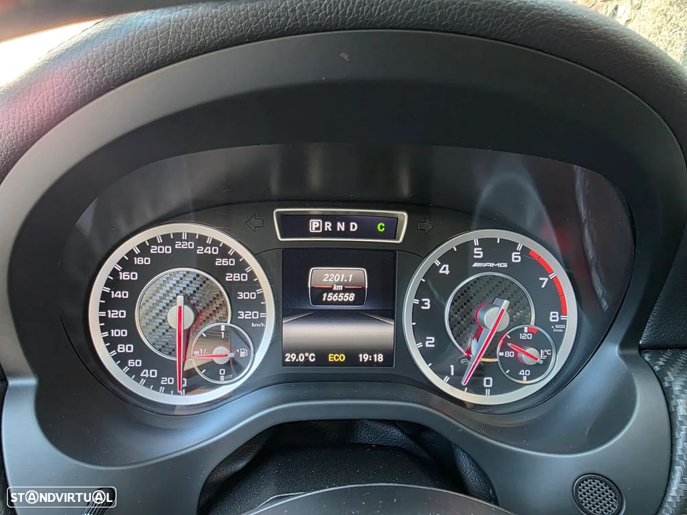 Mercedes-Benz A 45 AMG 4Matic Speedshift 7G-DCT - 18