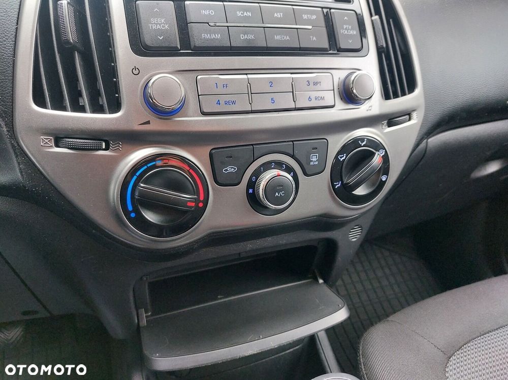 Hyundai i20 - 19
