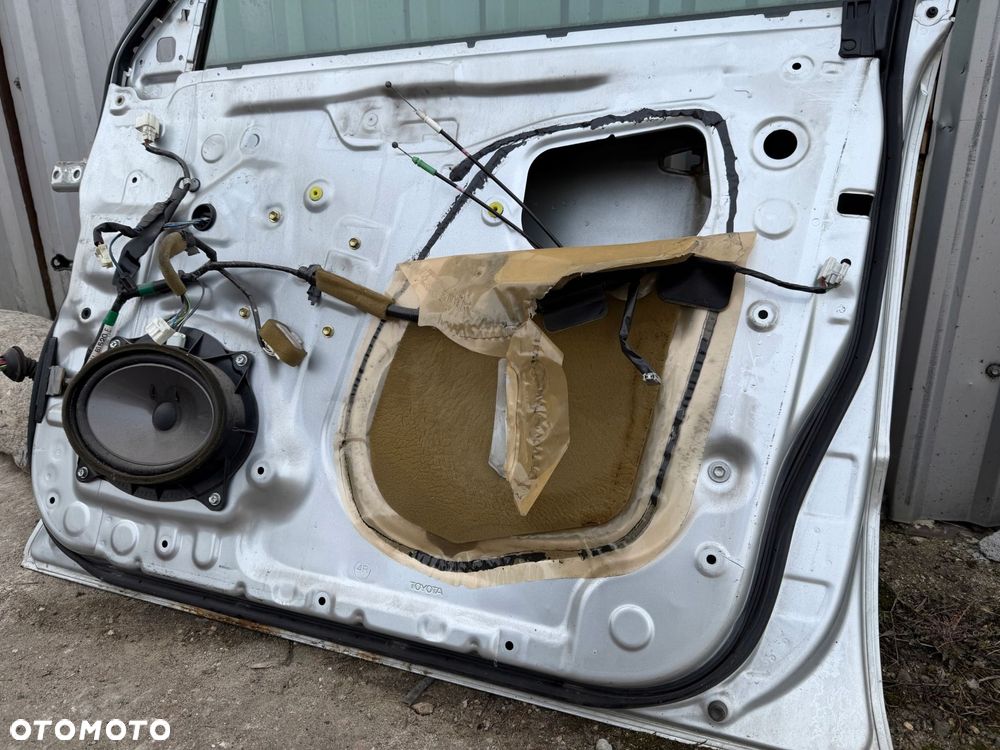 drzwi prawe przód toyota land cruiser 120 oryginał nie malowane 1d4 02-09r - 9