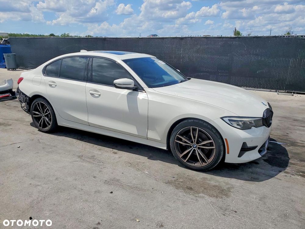 BMW Seria 3 330i - 5