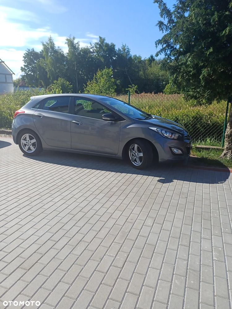 Hyundai i30 blue 1.6 CRDi Style - 15