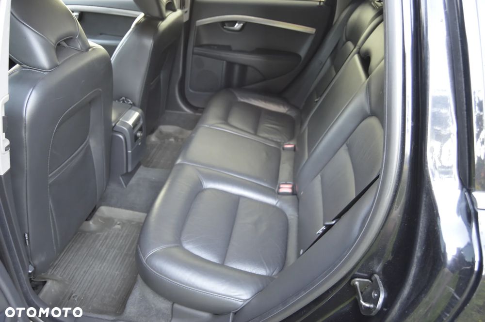 Volvo V70 D5 Summum - 8