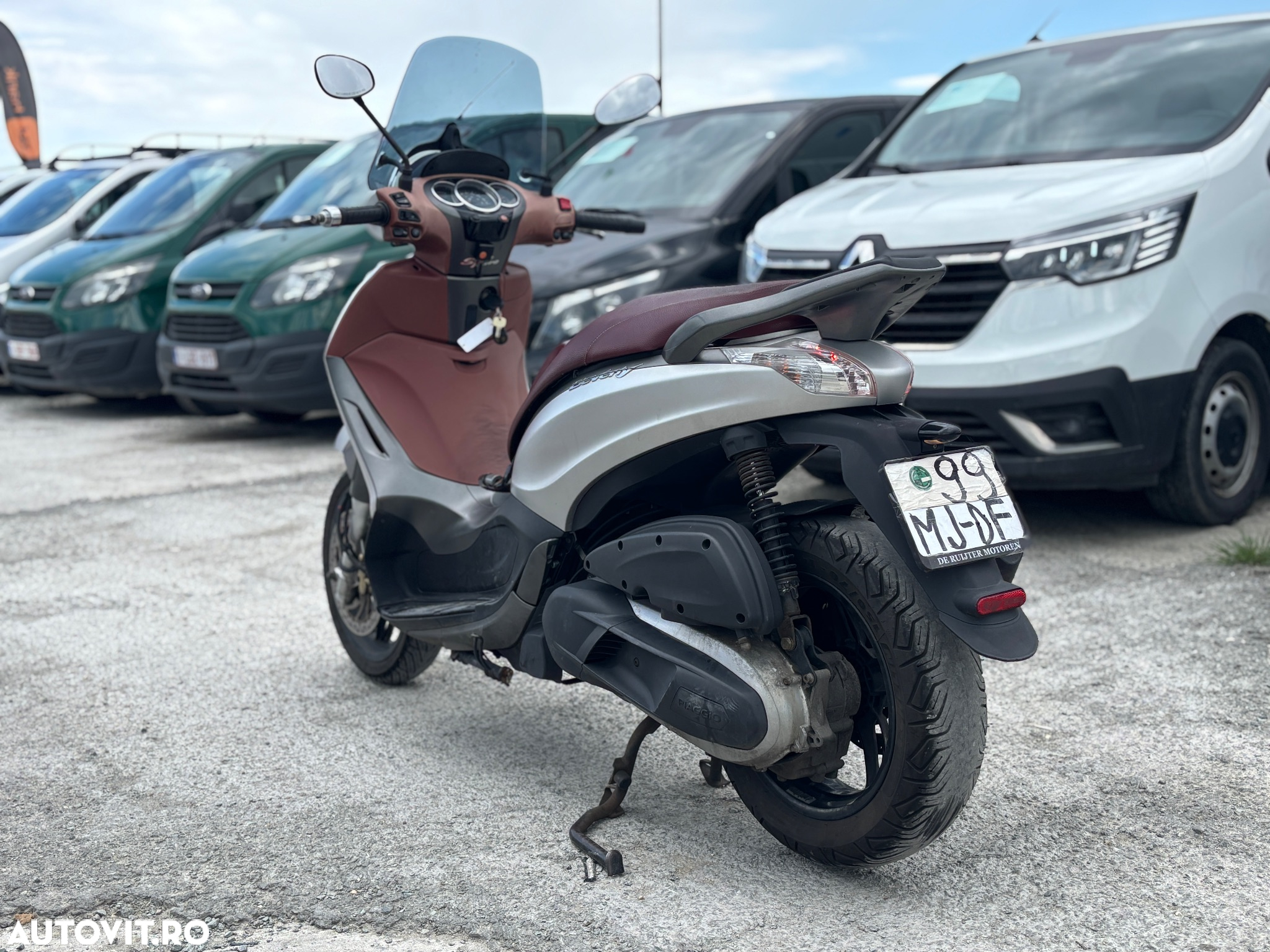 Piaggio Beverly - 4