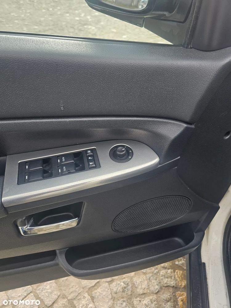 Jeep Grand Cherokee - 16