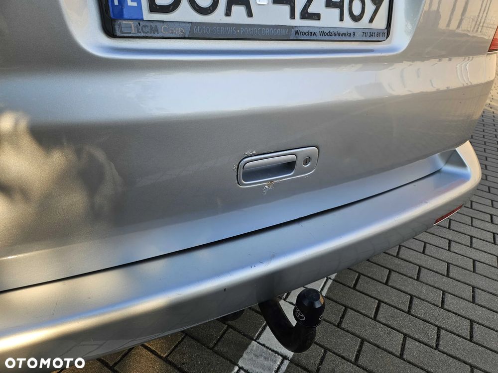 Volkswagen Caravelle - 38