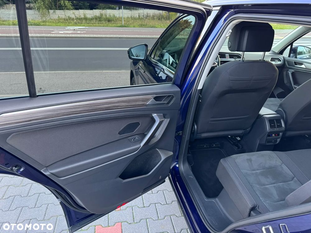 Volkswagen Tiguan Allspace 2.0 TSI 4Mot Elegance DSG - 17