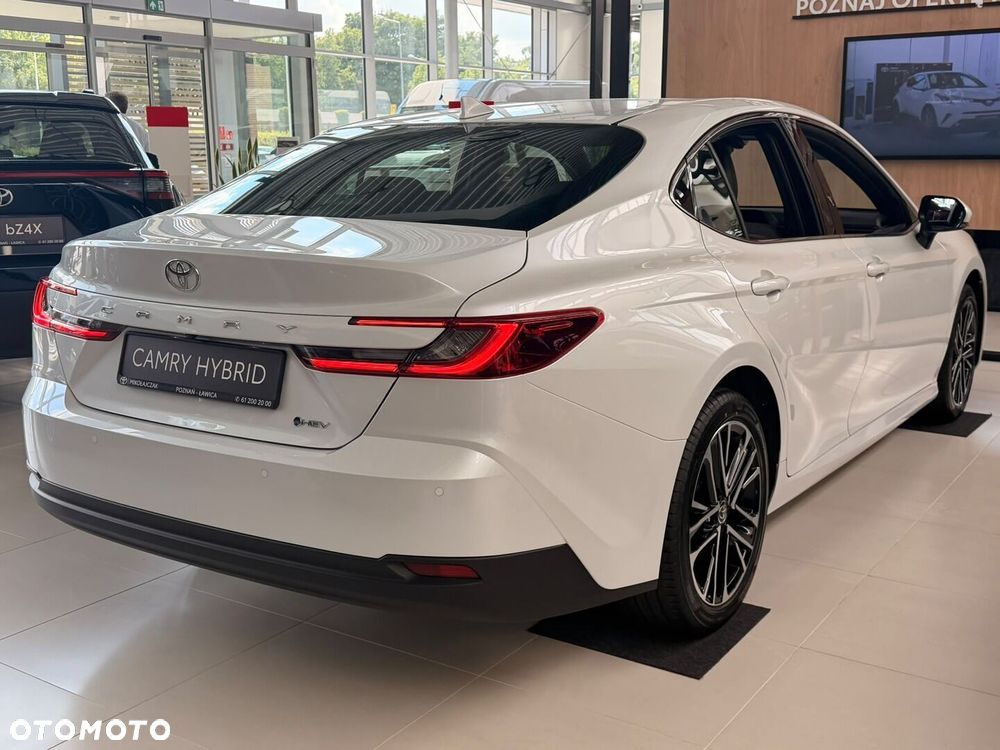 Toyota Camry - 6