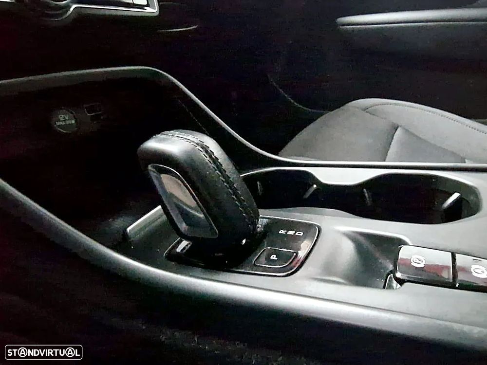 Volvo XC 40 1.5 T2 Momentum Plus Geartronic - 22