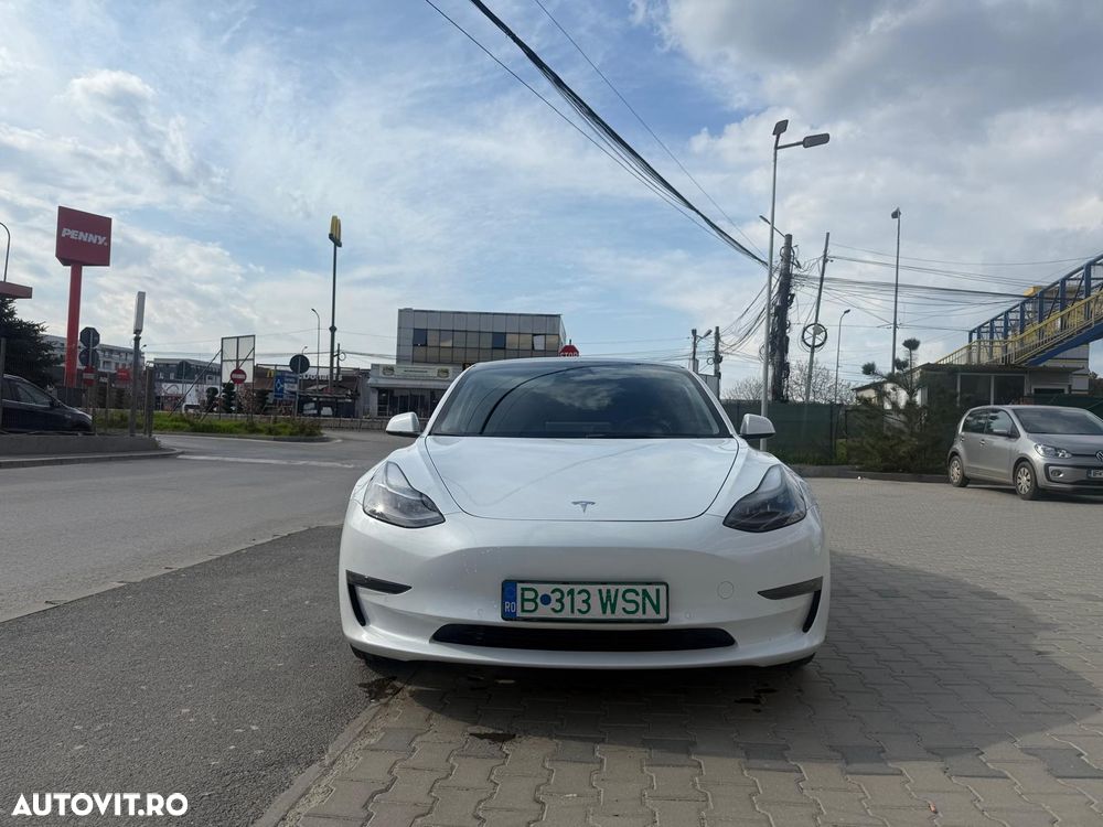 Tesla Model 3 - 3
