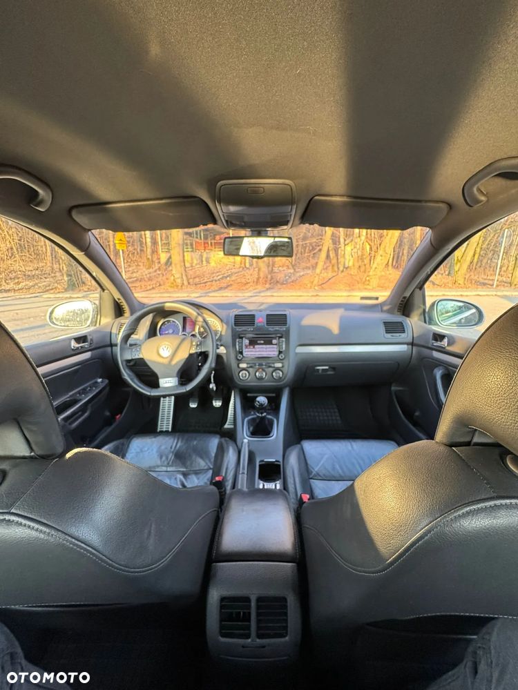 Volkswagen Golf - 11