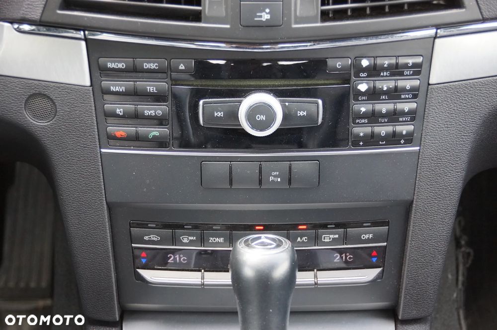 Mercedes-Benz Klasa E 220 CDI DPF BlueEFFICIENCY Automatik Avantgarde - 16