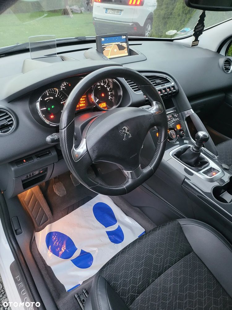 Peugeot 3008 HDi 115 Allure - 12