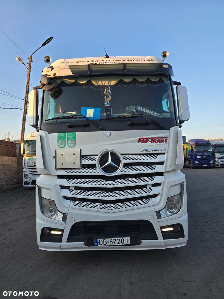 Mercedes-Benz 1842 - 2