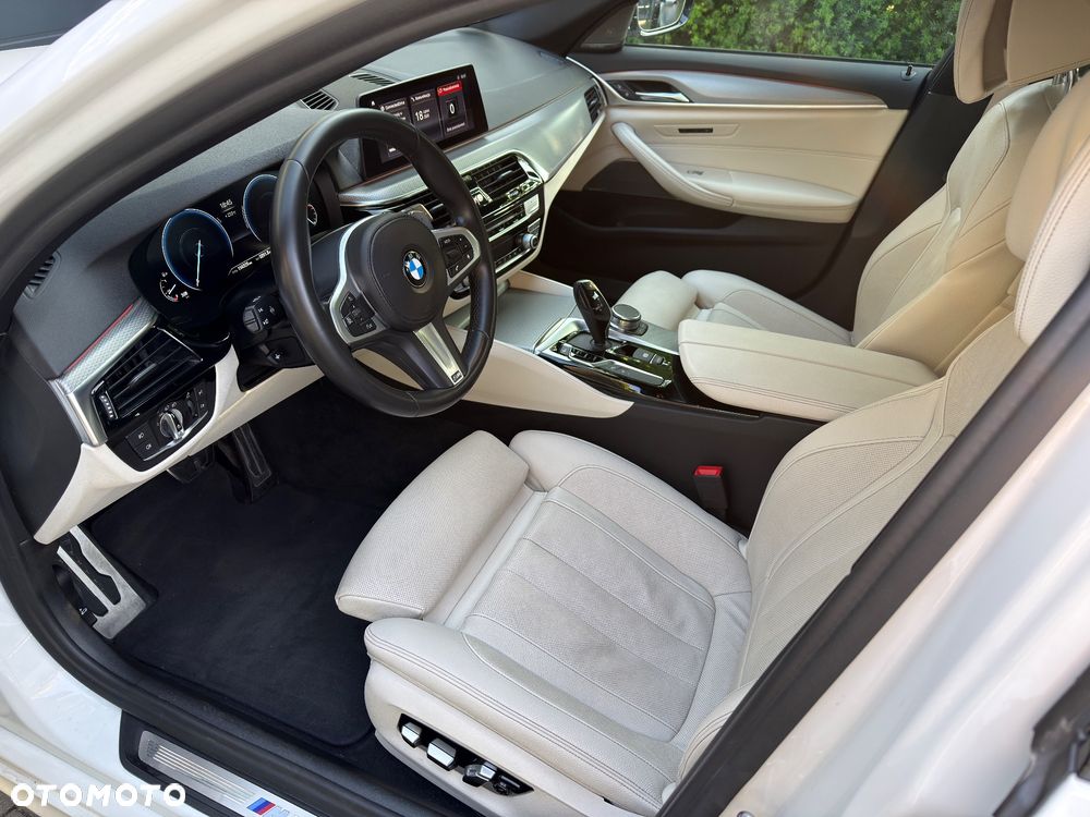 BMW Seria 5 530i xDrive M Sport sport - 35
