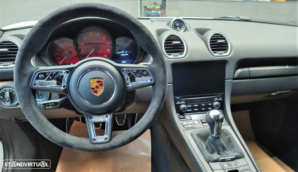Porsche 718 Spyder Standard - 11
