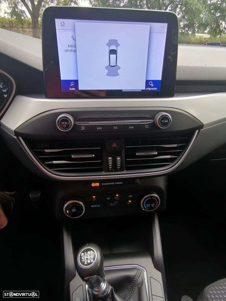 Ford Focus SW 1.5 TDCi EcoBlue Business - 18