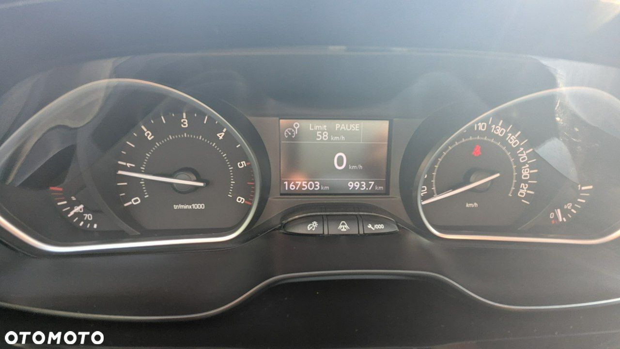 Peugeot 208 - 20