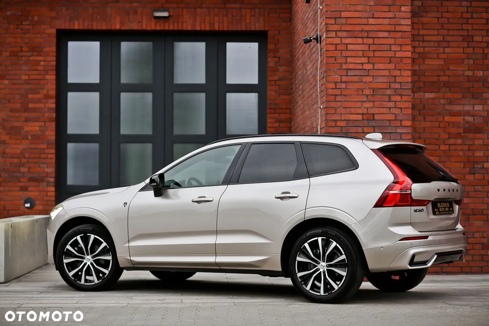 Volvo XC 60 B4 D AWD Ultimate Dark - 11