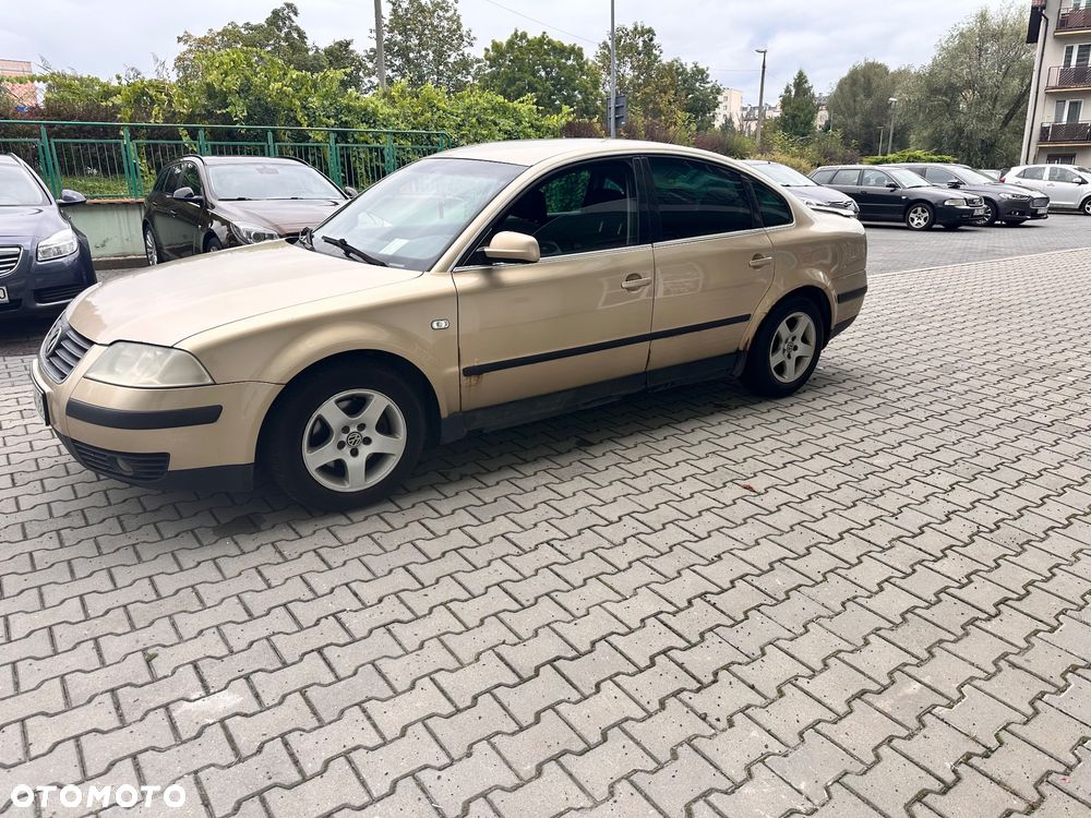 Volkswagen Passat 1.9 TDI Basis - 4