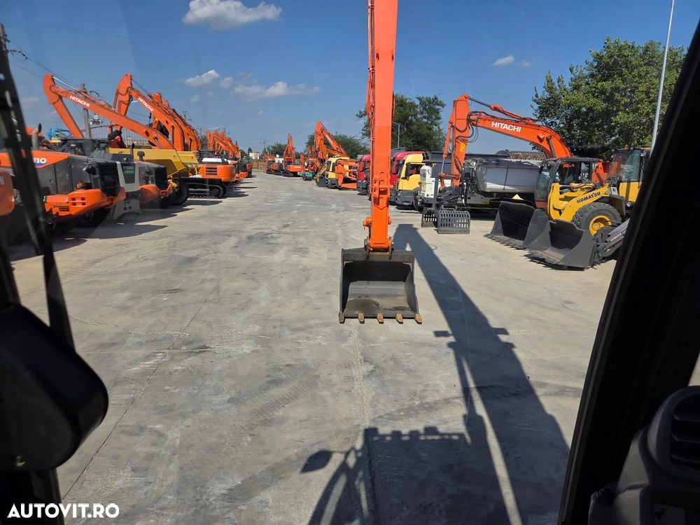 Hitachi ZX350LC, 8.053h, 40 tone, lung brate 20m, ad sapare 18m, cupa 1mc, contragreutate, senile late, consum mediu 25l/h, AC, protectie cabina, 3 pompe hidr Hitachi, revizie hidr efectuata, PROMOTIE 109.900 EUR+Tva - 30