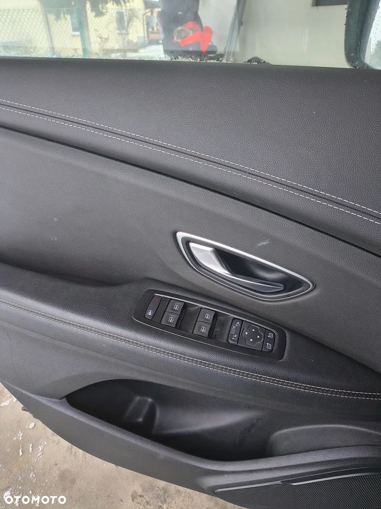 Renault Grand Scenic - 16