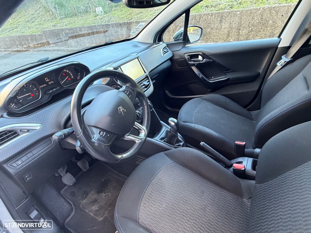 Peugeot 208 1.2 PureTech Style - 27