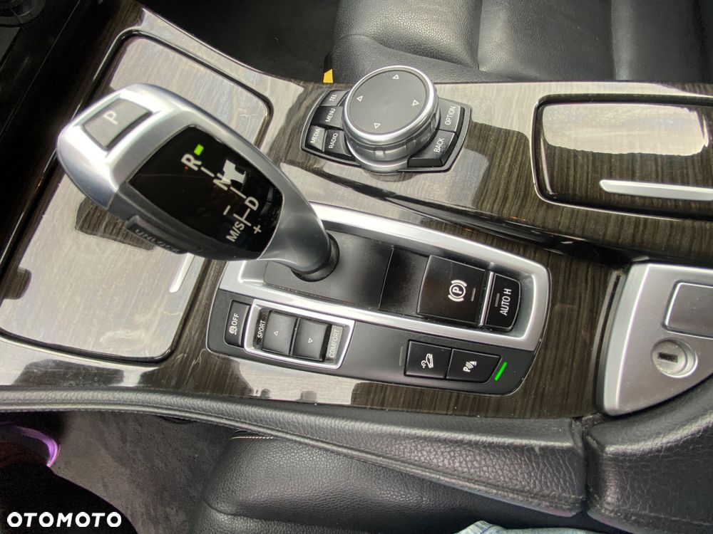 BMW Seria 5 520d xDrive Luxury Line - 8