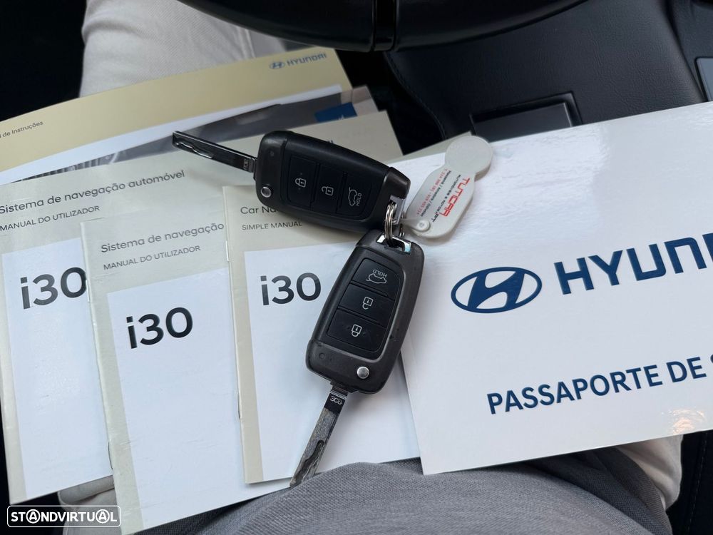 Hyundai i30 SW 1.6 CRDi Style+Navi - 16