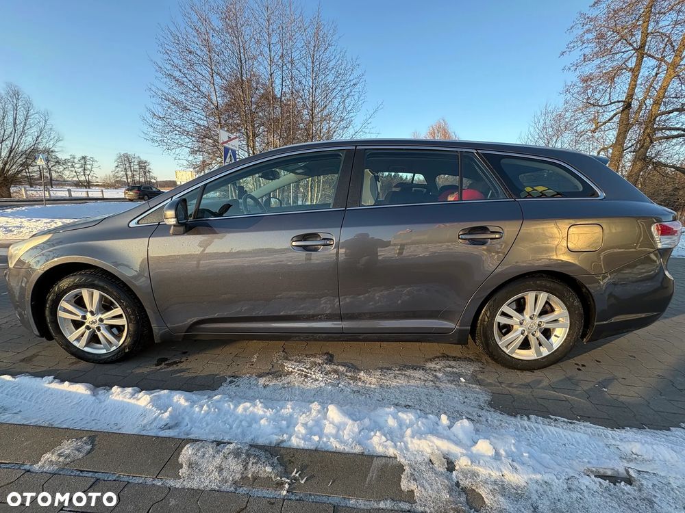 Toyota Avensis 1.8 Sol - 8