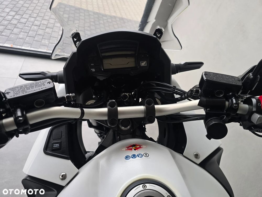 Honda VFR - 23