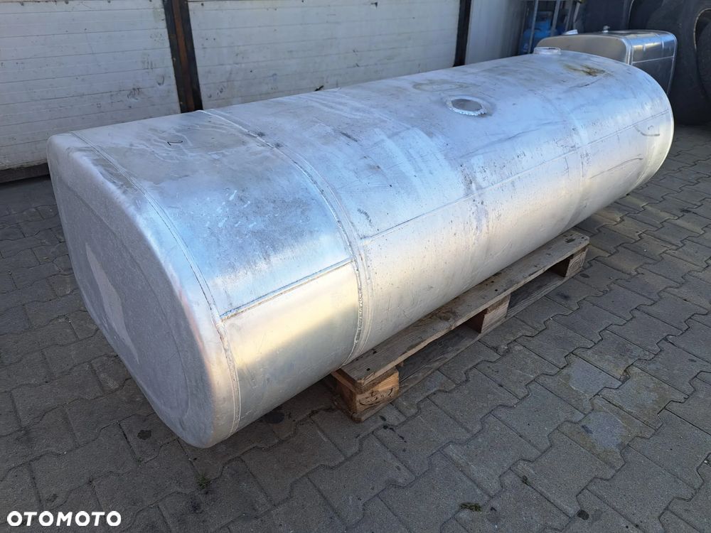 Zbiornik paliwa/ Aluminium  / Volvo / 205x65x55