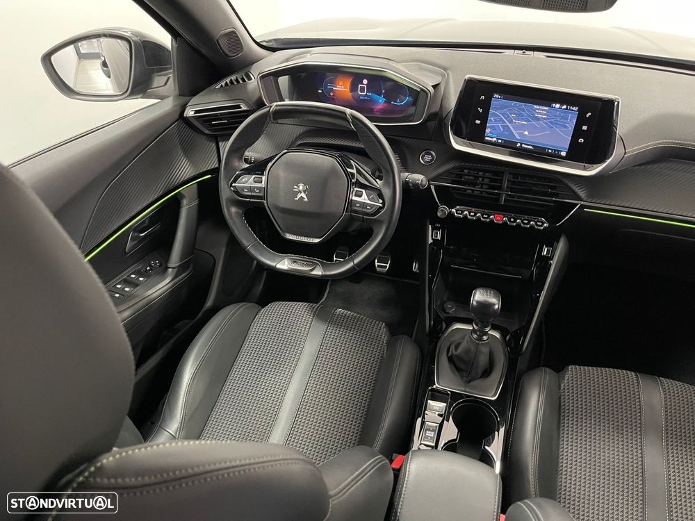Peugeot 2008 1.2 PureTech GT - 22