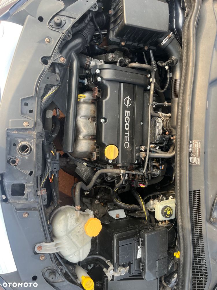 Opel Corsa 1.2 16V Cosmo - 15