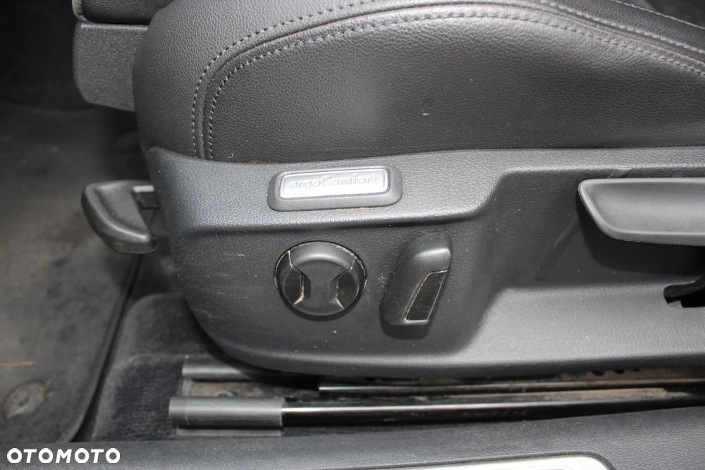 Volkswagen Passat - 18