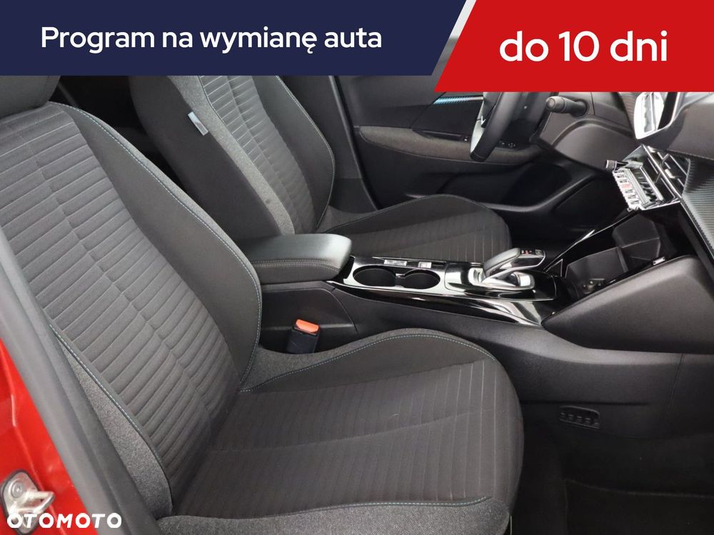 Peugeot 208 - 11