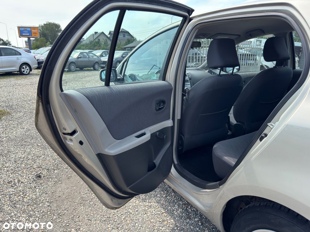 Toyota Yaris 1.33 Sol - 16
