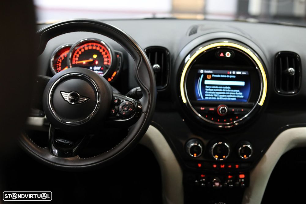 MINI Countryman One D - 9
