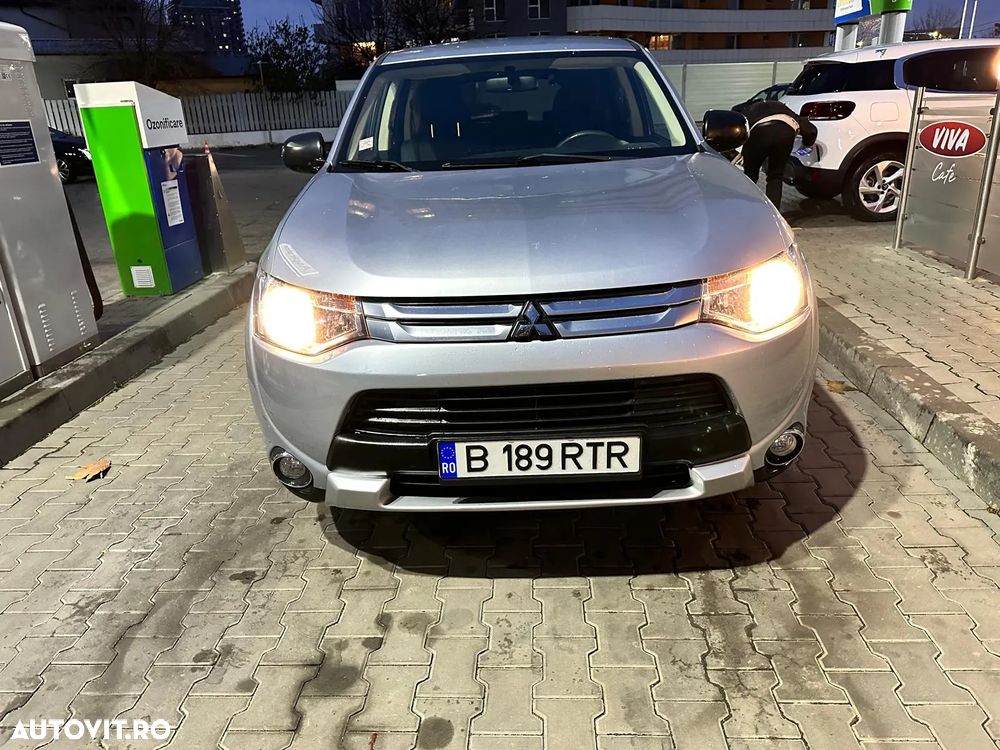 Mitsubishi Outlander - 8