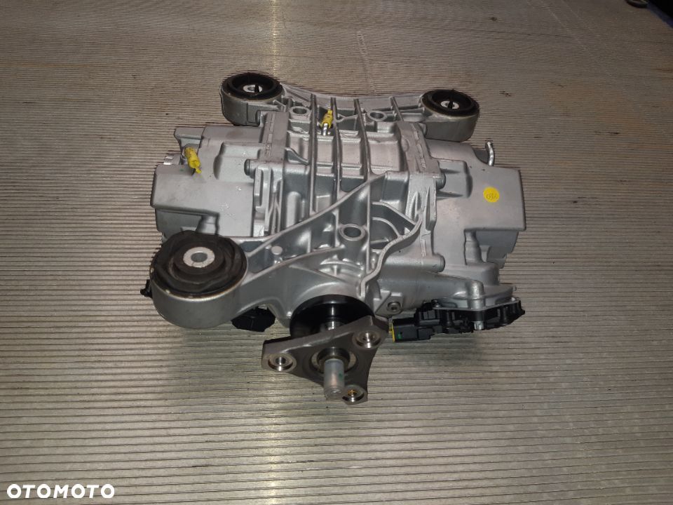 DYFERENCJAŁ DYFER MOST TYLNY VOLKSWAGEN VW GOLF 8 T5 T6 08E525010F jak nowy - 2