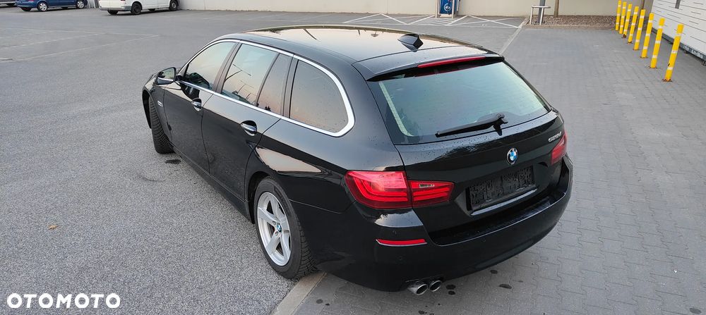 BMW Seria 5 525d Luxury Line - 12