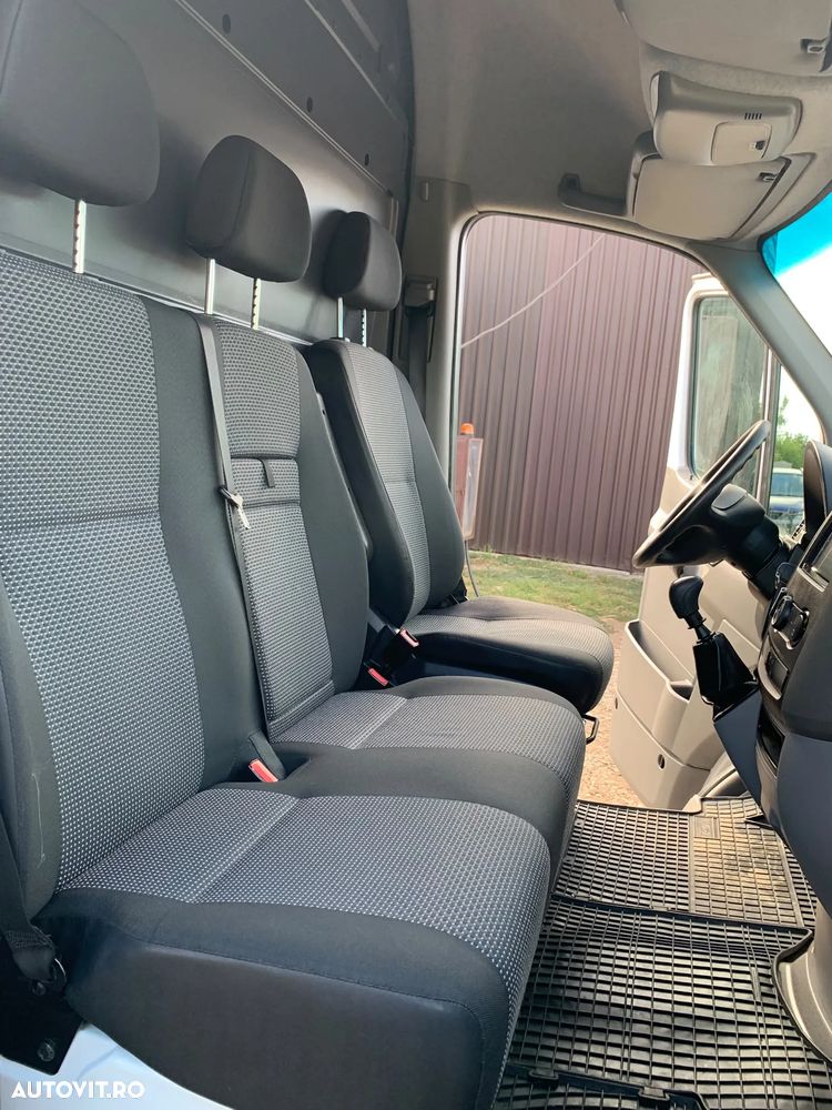 Mercedes-Benz Sprinter - 12
