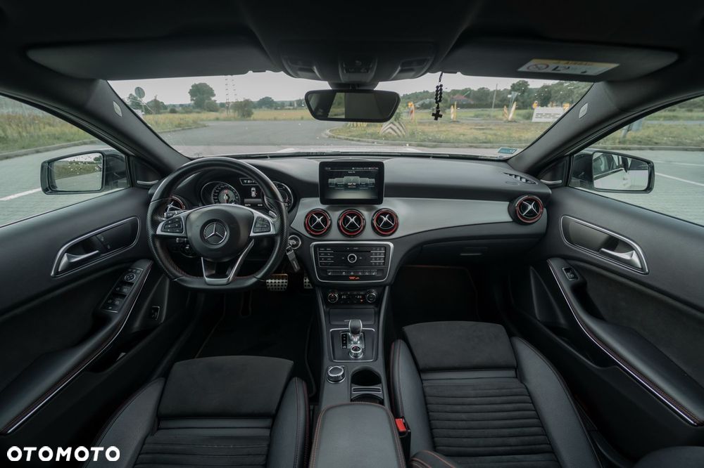 Mercedes-Benz GLA - 26