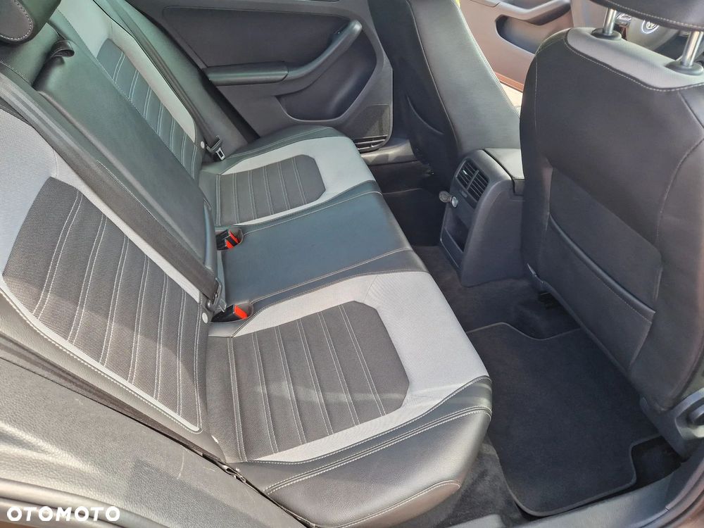 Volkswagen Jetta 1.4 TSI Highline DSG - 12