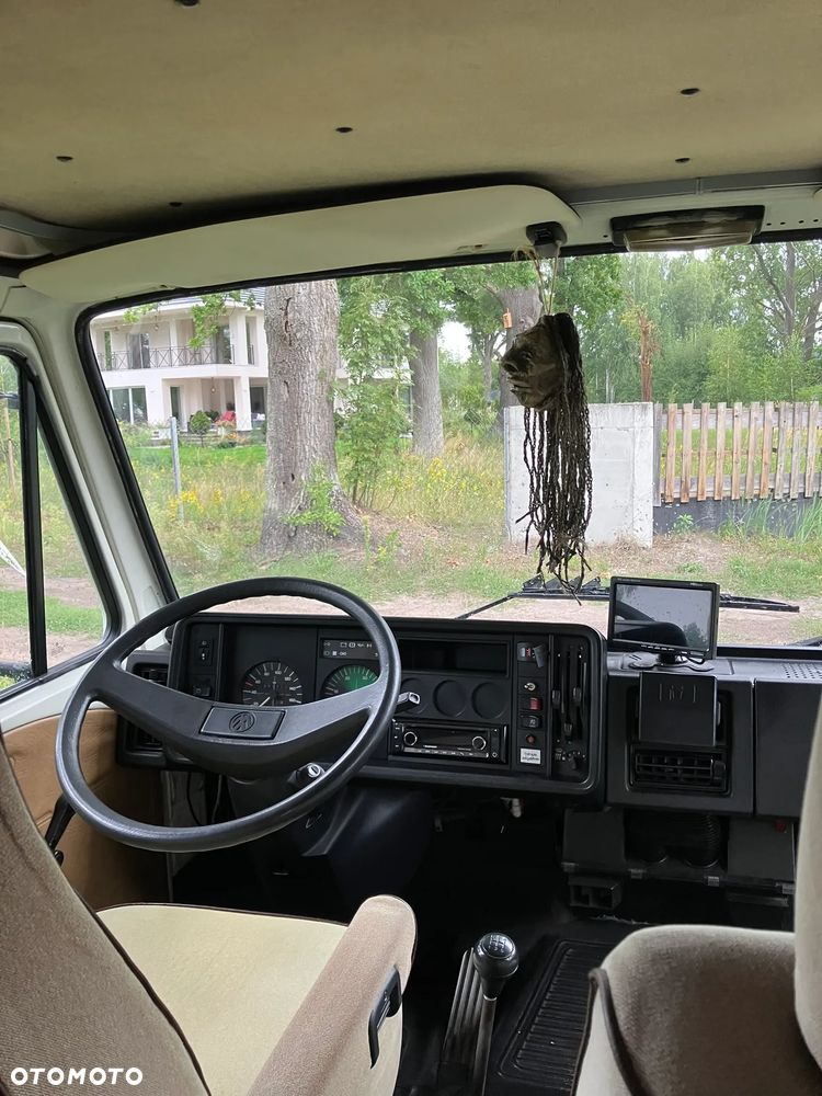 Volkswagen LT31 Karmann-Mobil - 22